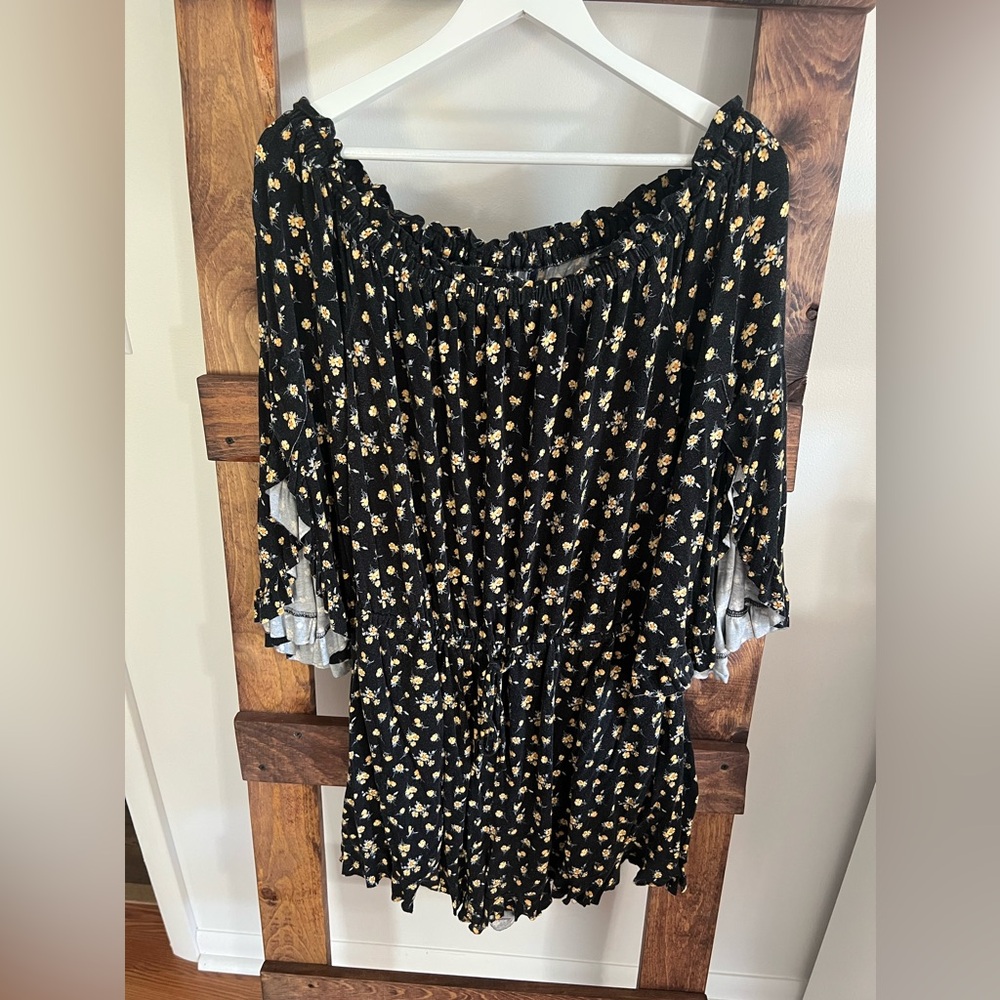 American Eagle Outfitters Flower Romper with Sleeves and Ruffles